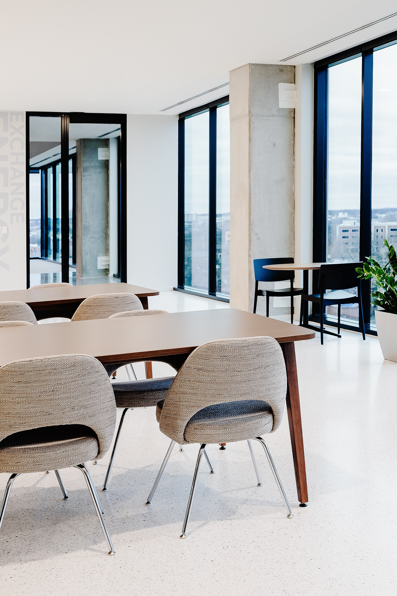 UPSTAIRS CAFE TABLE
